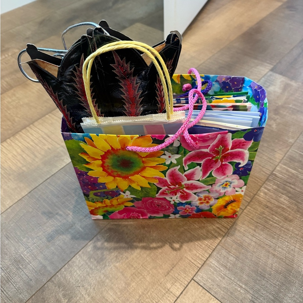 Bundle of 20 Birthday Christmas‎ Baby Floral Cowboy Gift Bags Hallmark Crystal - Picture 10 of 10